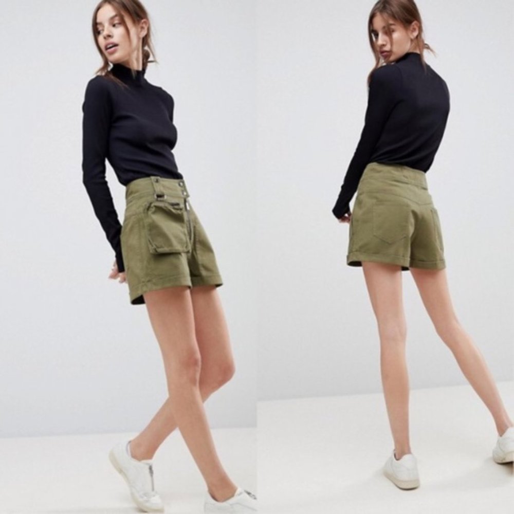 ASOS DESIGN Shorts with Detachable fanny pack